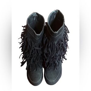 Forever 21 faux suede moccasin boots🖤